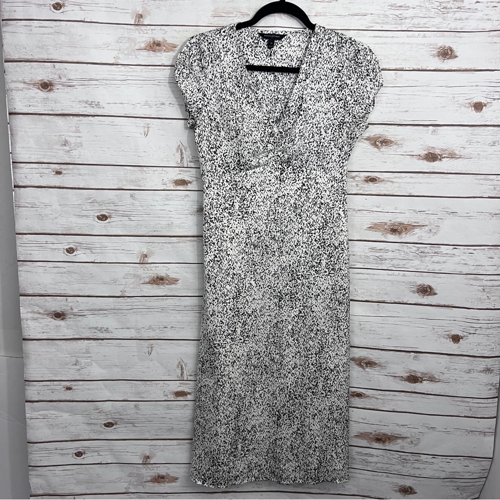 Banana Republic Cream Patterned Short Sleeve MIDI Dress